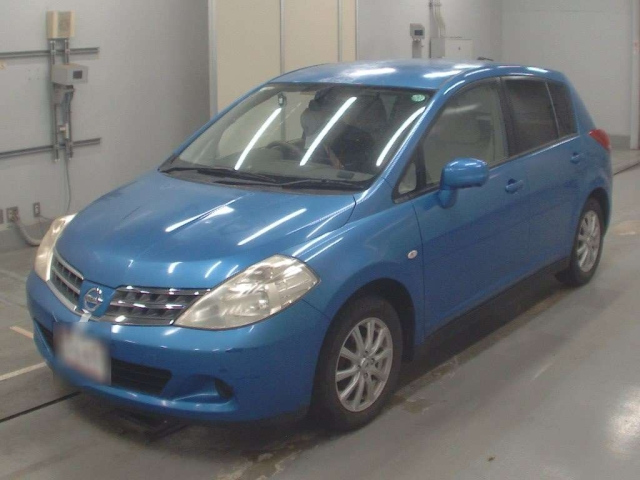 NISSAN TIIDA