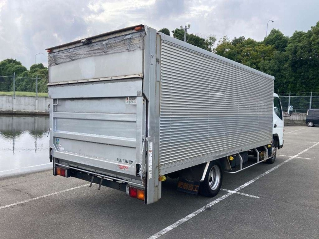 MITSUBISHI CANTER