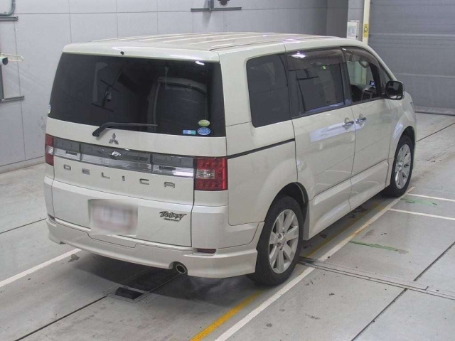 MITSUBISHI DELICA D5