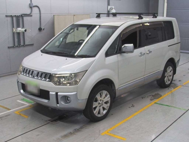 MITSUBISHI DELICA D5