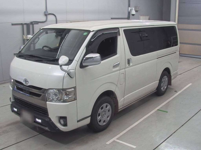 TOYOTA HIACE VAN
