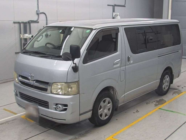 TOYOTA HIACE VAN