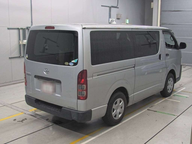 TOYOTA HIACE VAN