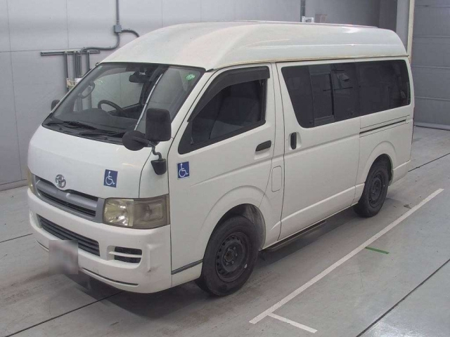 TOYOTA HIACE VAN
