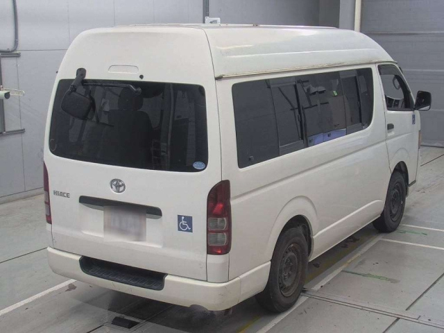 TOYOTA HIACE VAN