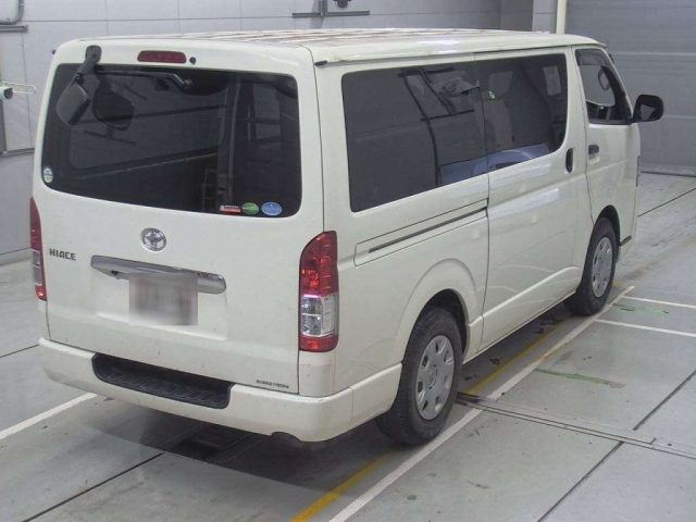 TOYOTA HIACE VAN