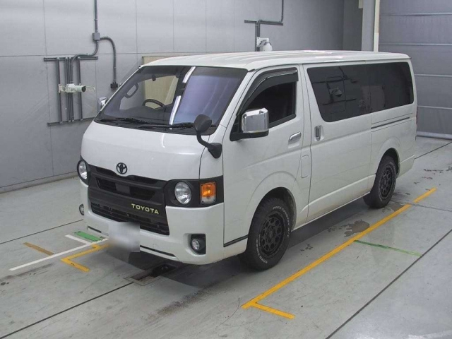 TOYOTA HIACE VAN