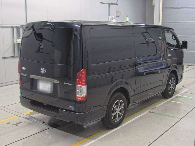 TOYOTA HIACE VAN