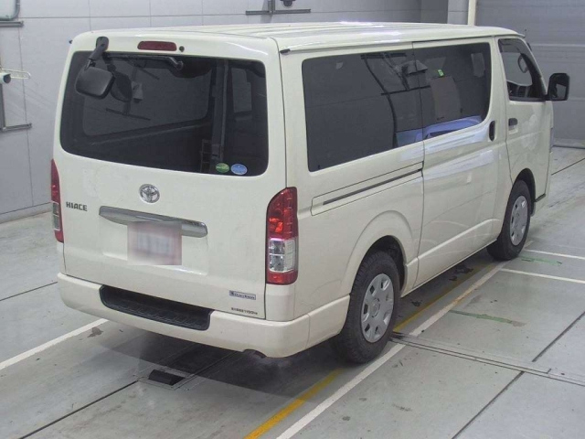 TOYOTA HIACE VAN