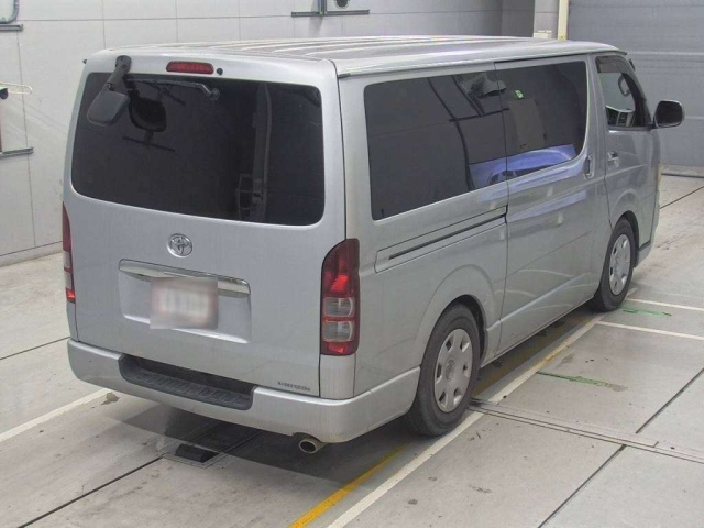 TOYOTA HIACE VAN