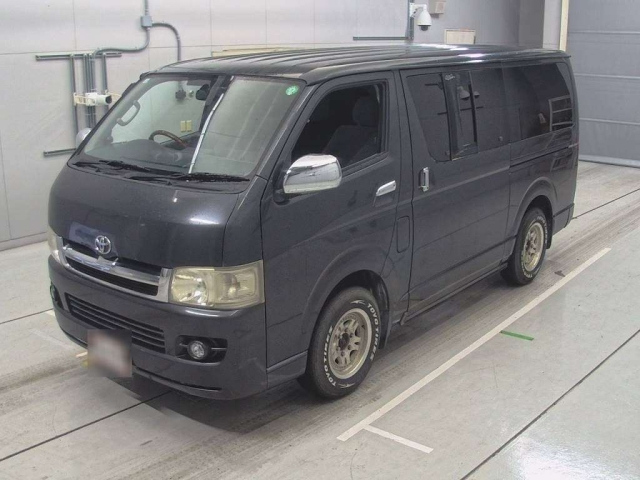 TOYOTA HIACE VAN