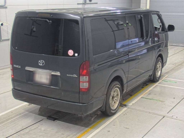 TOYOTA HIACE VAN