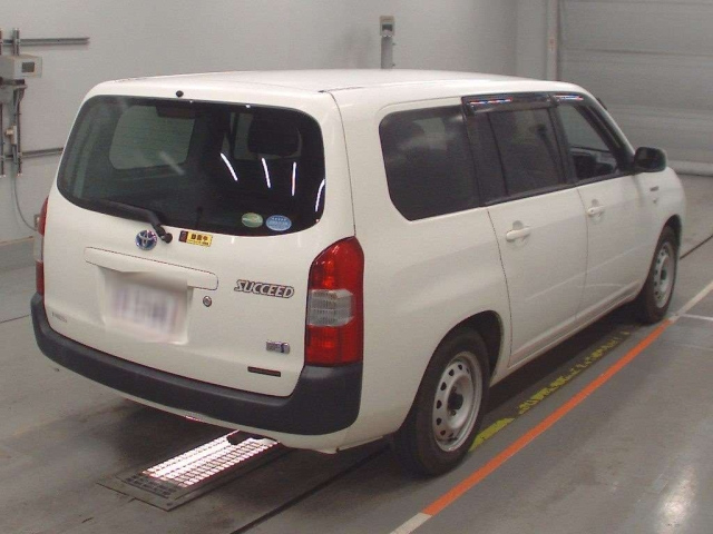 TOYOTA SUCCEED