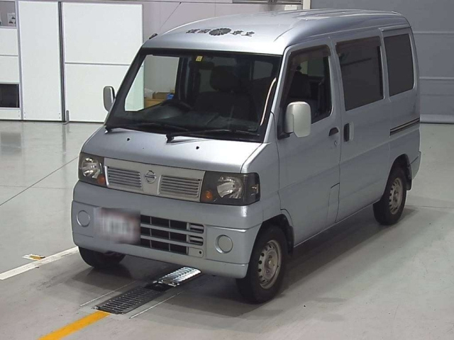NISSAN CLIPPER VAN