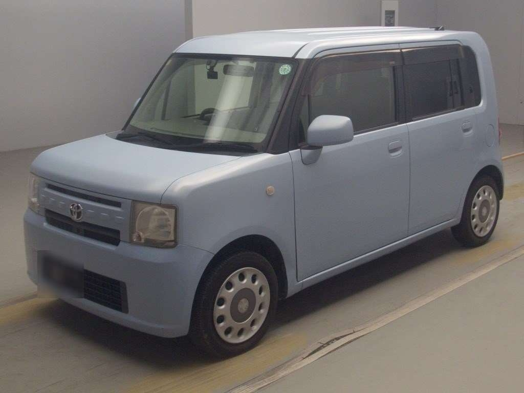 TOYOTA PIXIS SPACE