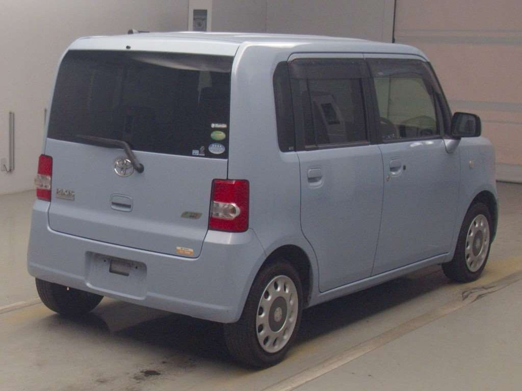 TOYOTA PIXIS SPACE