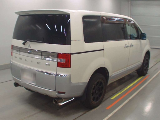 MITSUBISHI DELICA D5