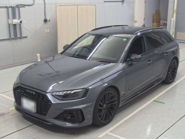 AUDI RS4