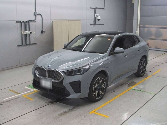 BMW IX2
