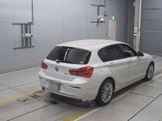 BMW 1 SERIES