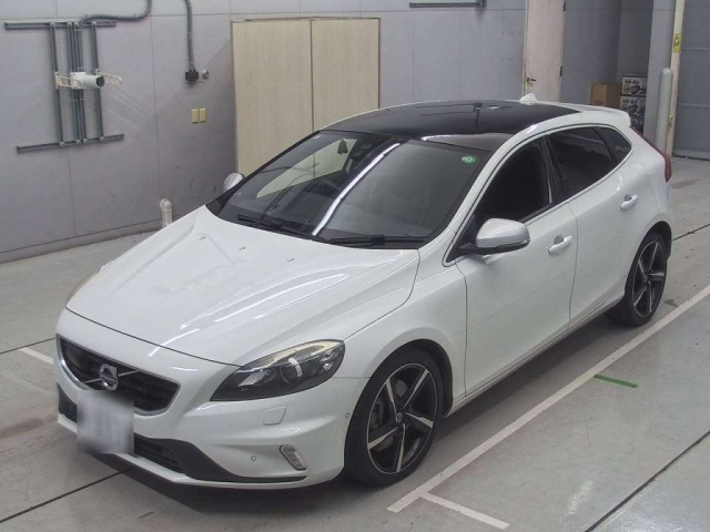 VOLVO V40