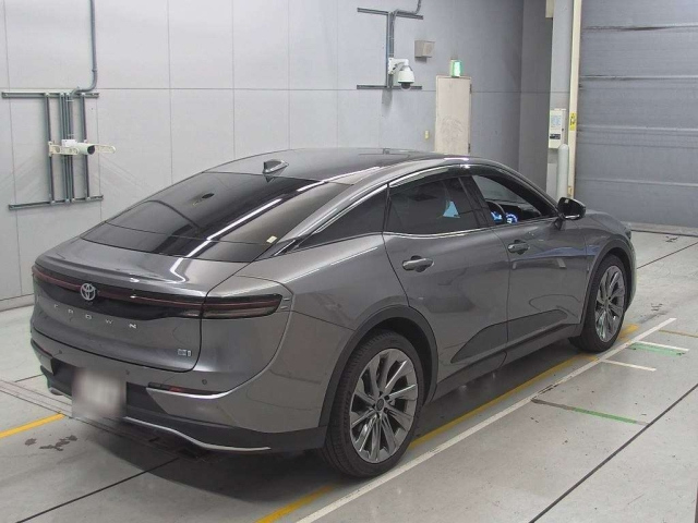 TOYOTA CROWN CROSSOVER