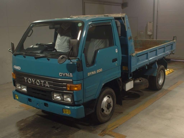 TOYOTA DYNA