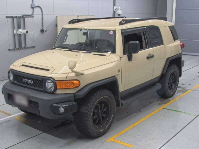 TOYOTA FJ CRUISER
