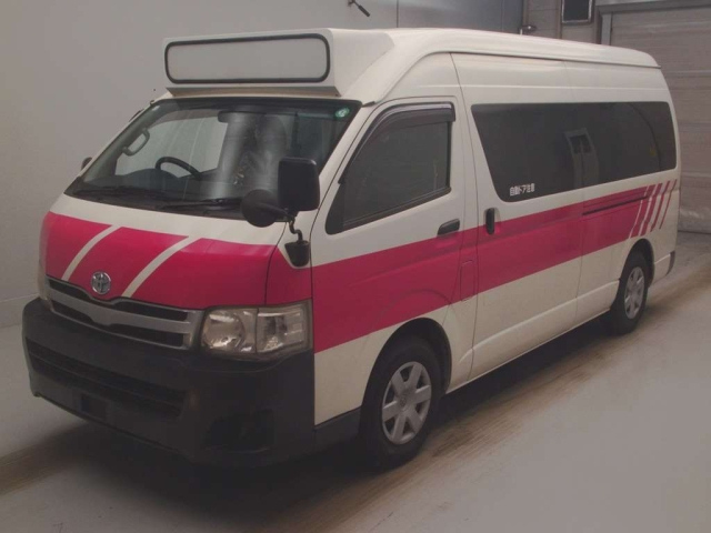 TOYOTA HIACE