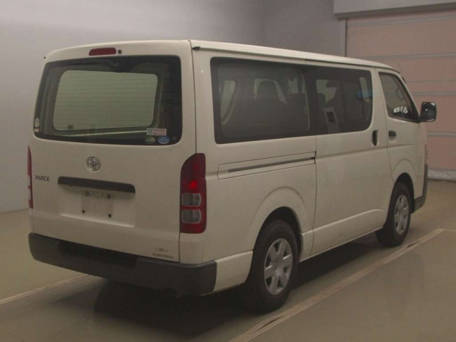 TOYOTA HIACE VAN