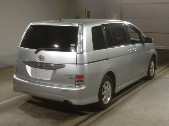 TOYOTA ISIS