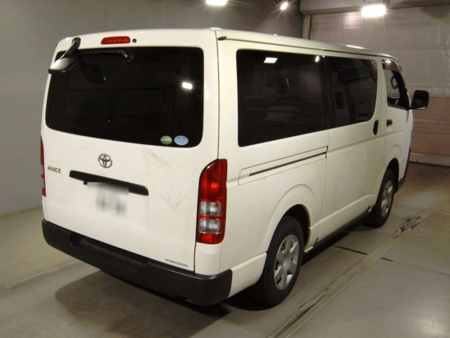 TOYOTA HIACE VAN