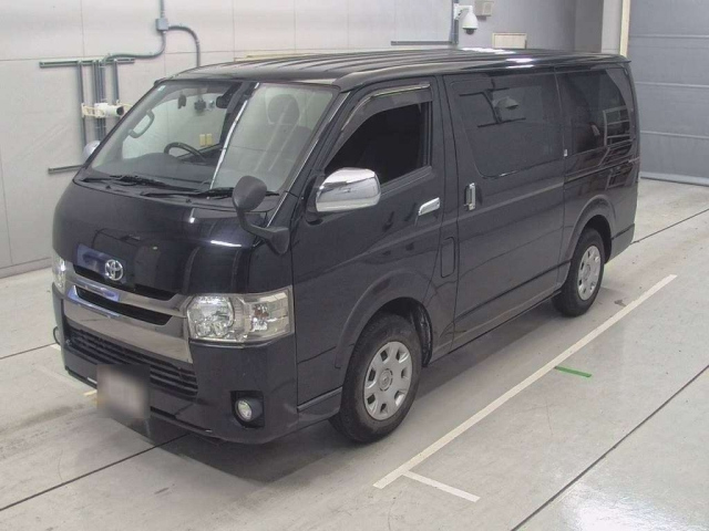 TOYOTA HIACE VAN