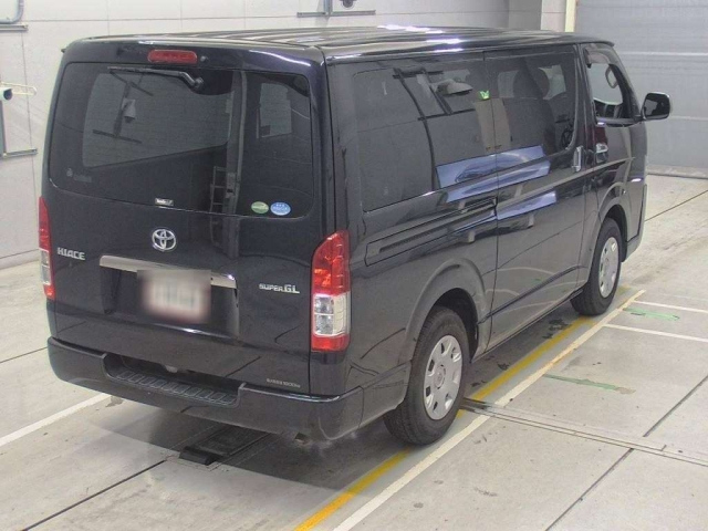 TOYOTA HIACE VAN