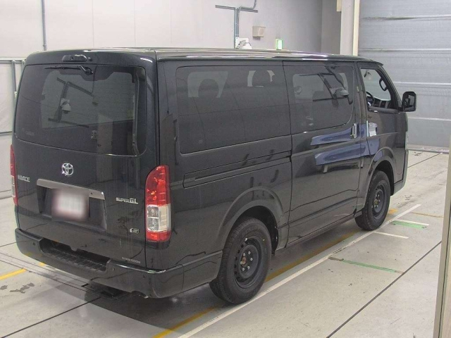 TOYOTA HIACE VAN