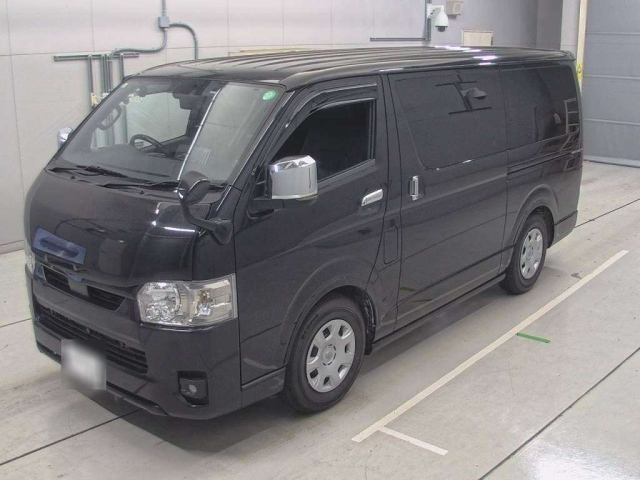 TOYOTA HIACE VAN