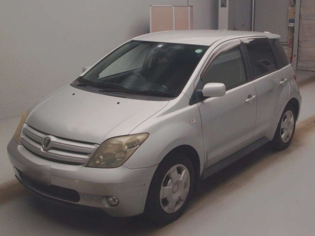 TOYOTA IST