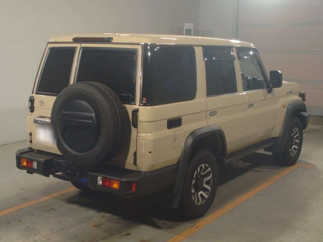 TOYOTA LAND CRUISER