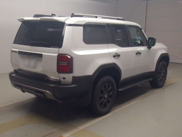 TOYOTA LAND CRUISER