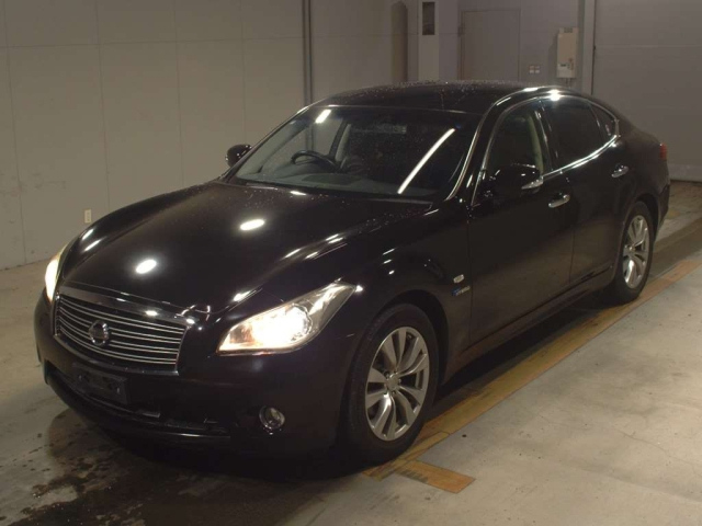 NISSAN FUGA