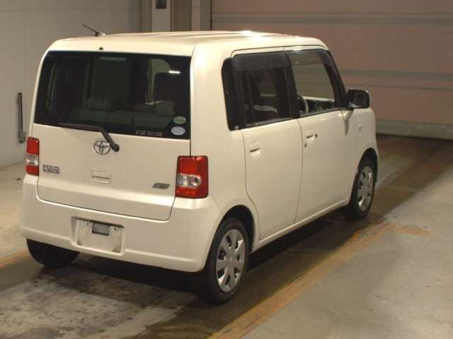 TOYOTA PIXIS SPACE