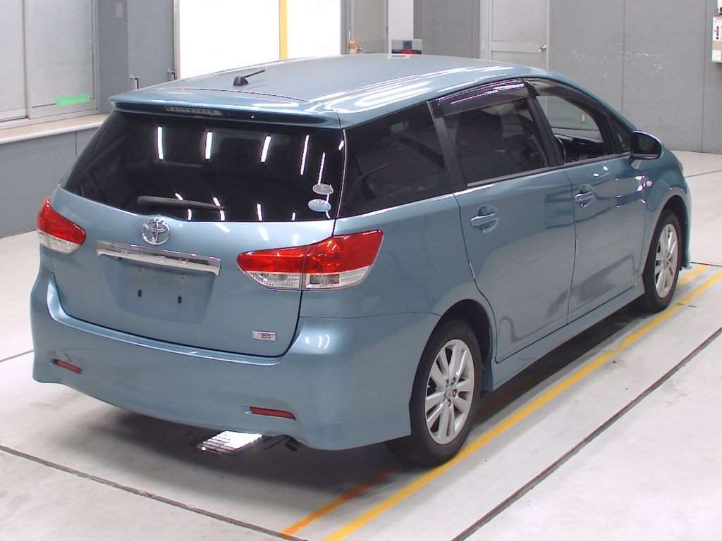 TOYOTA WISH