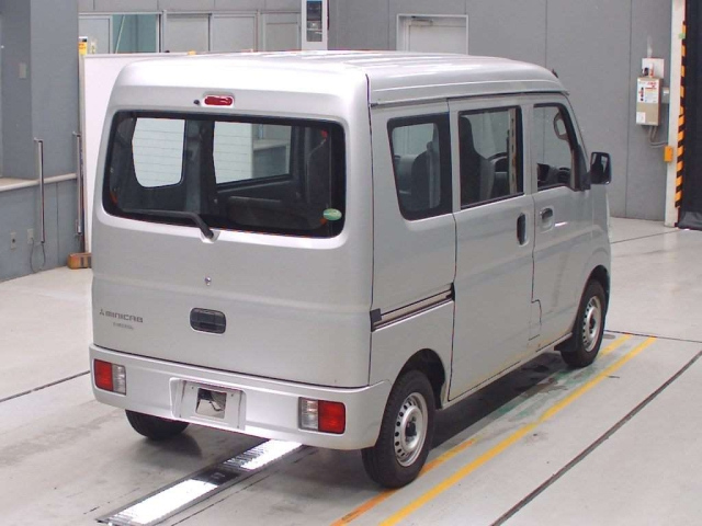 MITSUBISHI MINICAB VAN