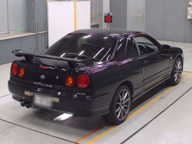 NISSAN SKYLINE