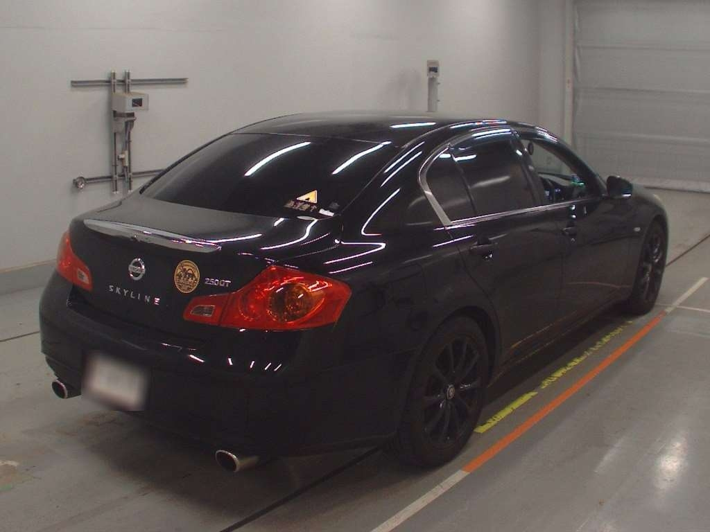 NISSAN SKYLINE