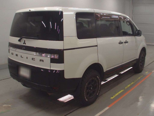 MITSUBISHI DELICA D5