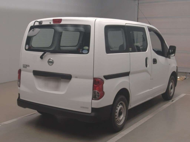 NISSAN NV200