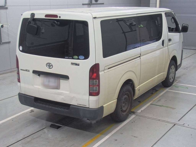 TOYOTA REGIUS ACE VAN