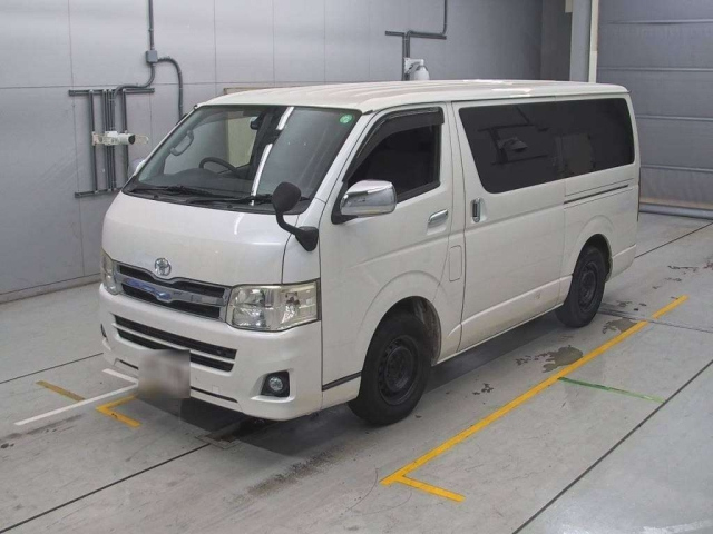 TOYOTA REGIUS ACE VAN