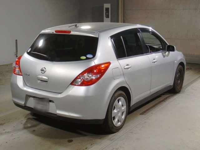 NISSAN TIIDA